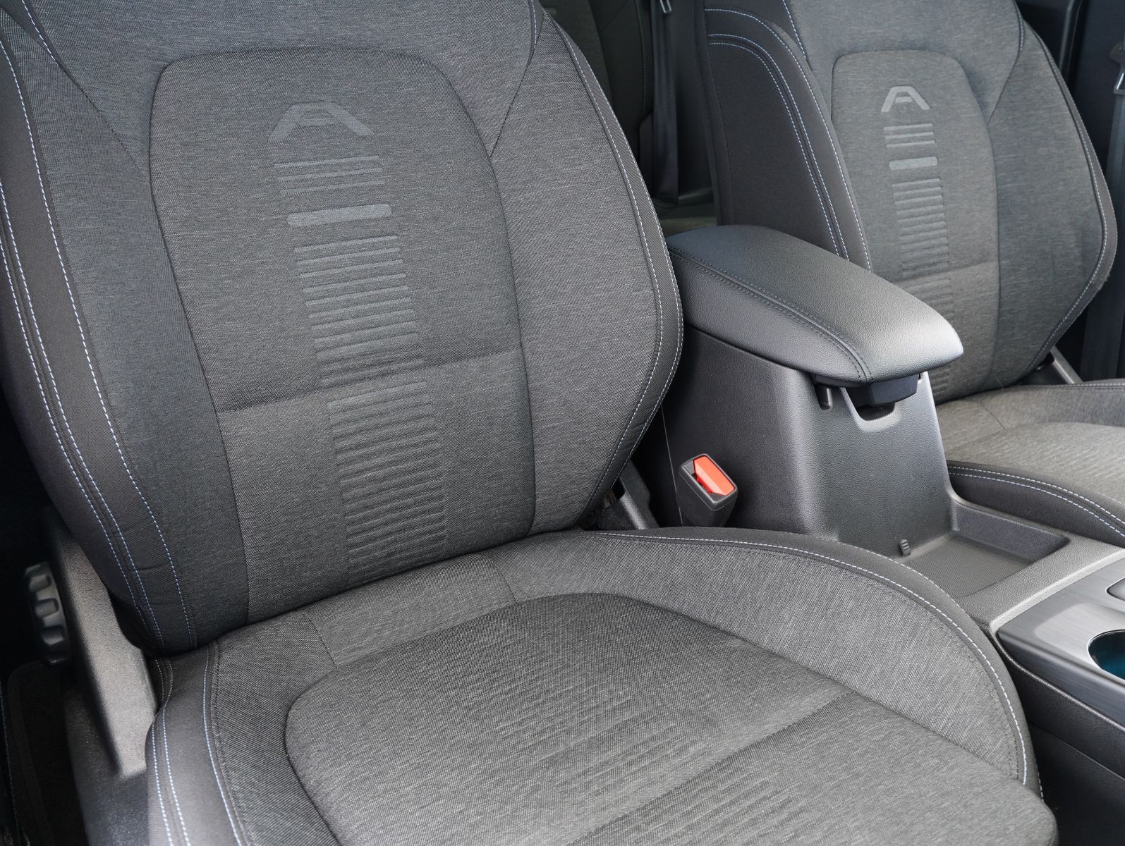 Fahrzeugabbildung Ford Focus Turnier 1.5 EcoBlue Active LED/NAVI/KAMERA