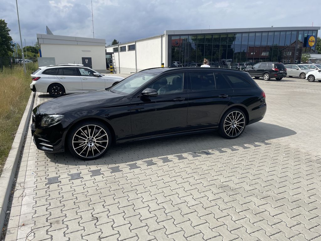 Image of Mercedes-Benz E 400