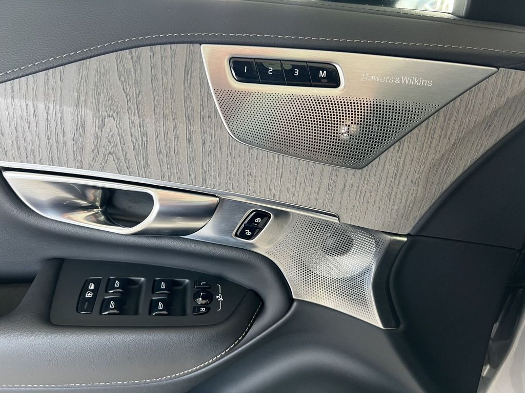 Volvo XC90 T8 Ultra Dark Recharge AWD FourC AHK 22Zoll