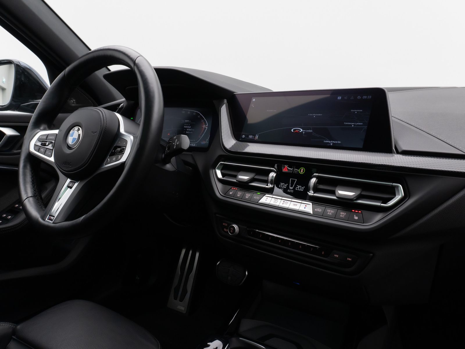 Fahrzeugabbildung BMW 118i M Sport Panorama Kamera HUD DAB H/K Komfort