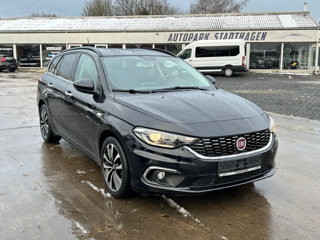 Fiat Tipo Lounge /Navi/Kamera/1.Hand