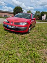 Renault Megane Grandtour Avantage 1.6 16V Avantage - Renault Megane aus 2009: Kombi