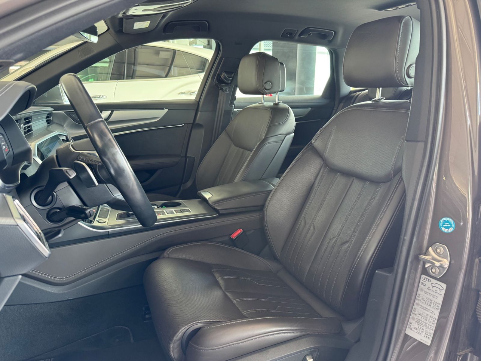 Fahrzeugabbildung Audi A6 50 TFSI e quattro design/LEDER/AHK/CARPLAY/1H