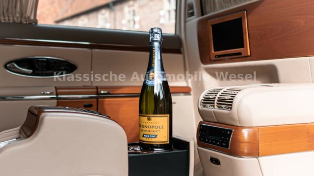 Fahrzeugabbildung Maybach 62 S/Black on beige/Full Options