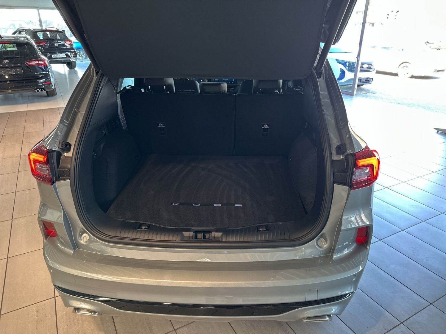 Fahrzeugabbildung Ford Kuga ab 335€ netto mtl. ST-Line X HUD El. Panoda