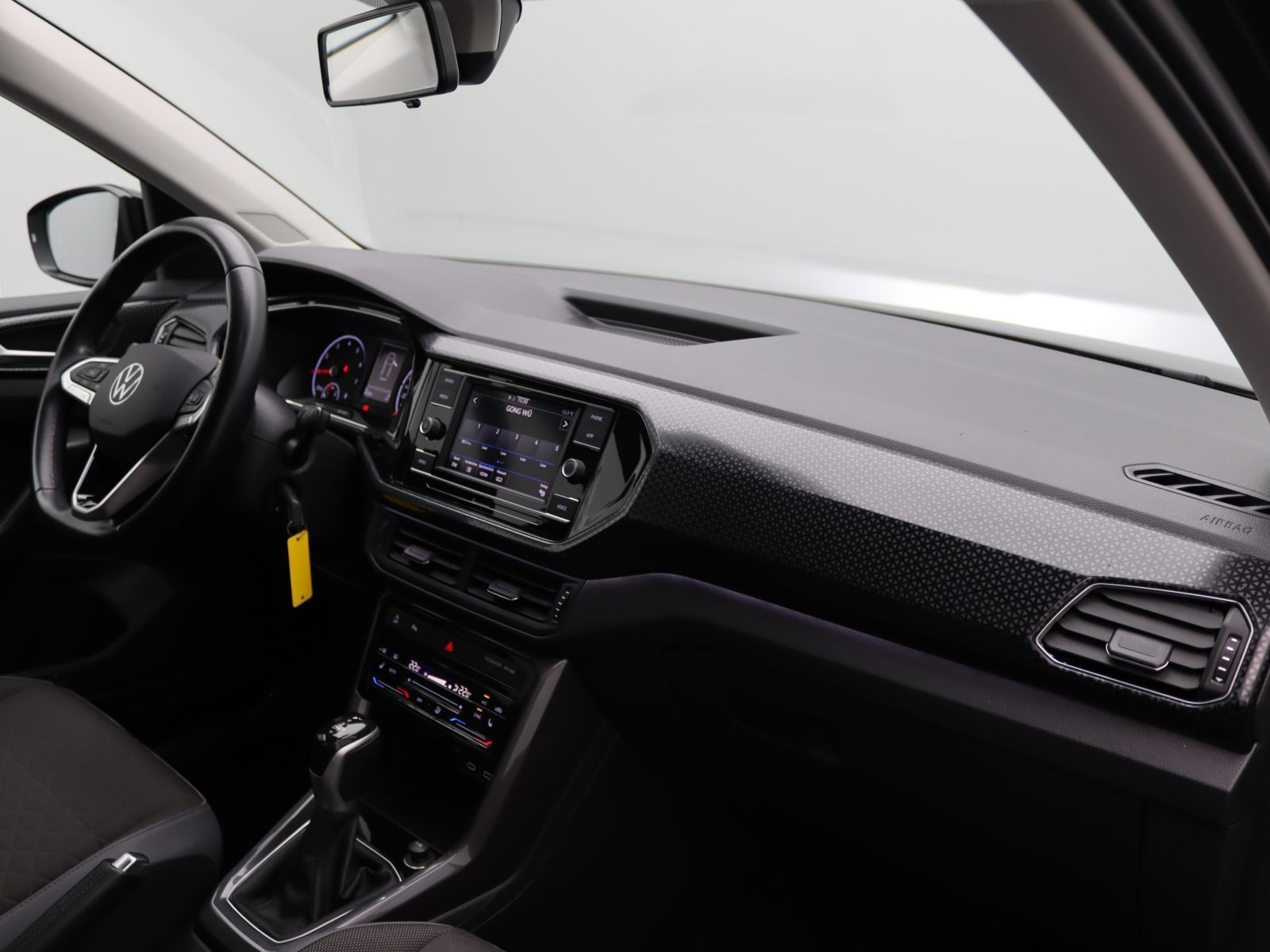 Volkswagen T-Cross - Bild 12