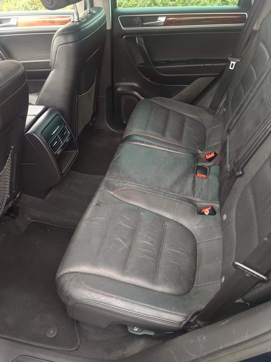 Volkswagen Touareg 2010 — photo 12