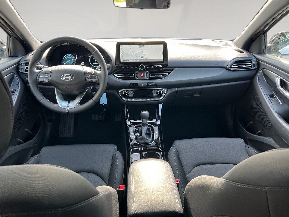 Fahrzeugabbildung Hyundai i30 1.5T 140PS DCT ADVANTAGE