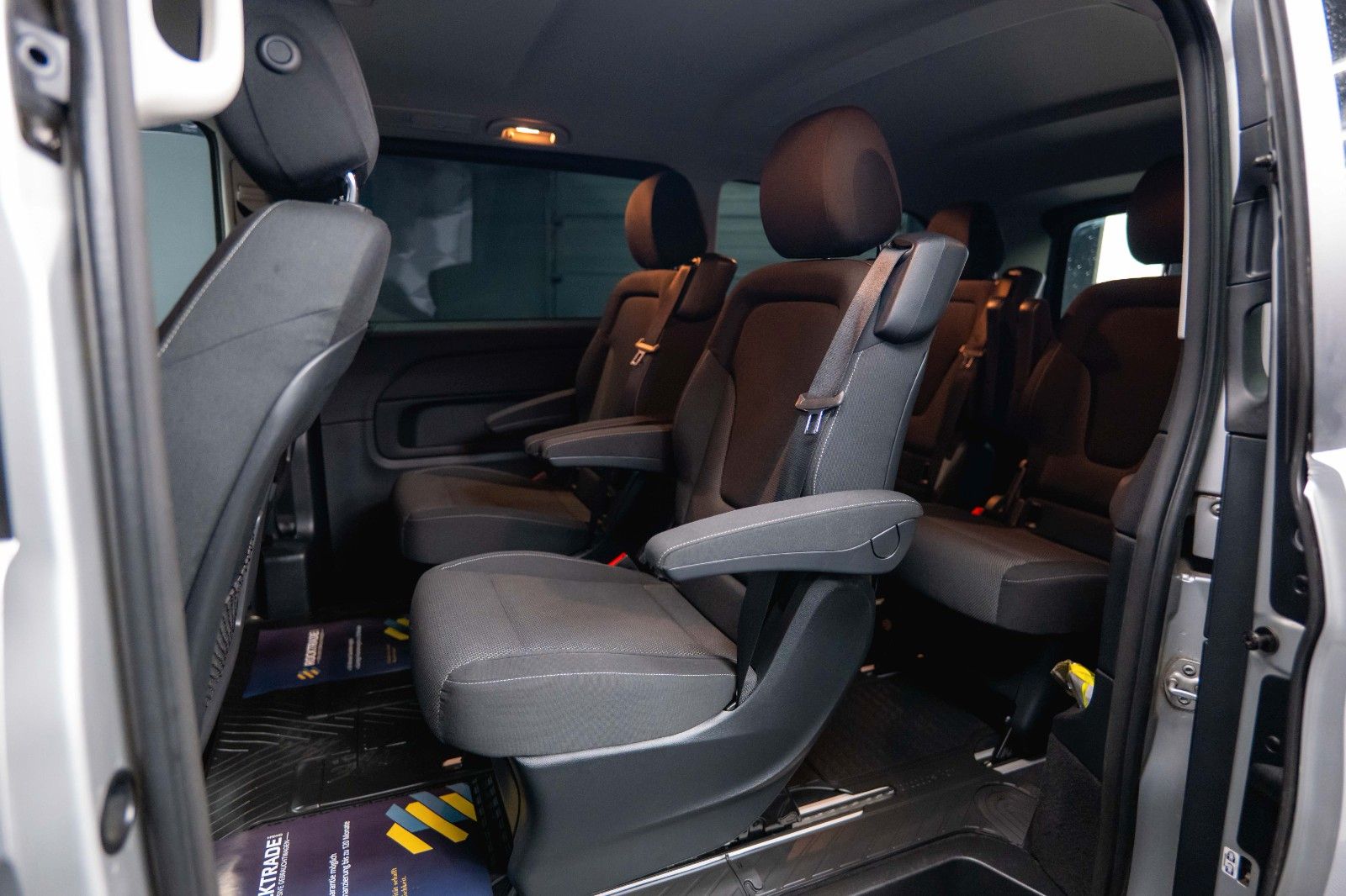 Fahrzeugabbildung Mercedes-Benz V 220 CDI EDITION Sport lang *ACC*DAB*6 Sitze*