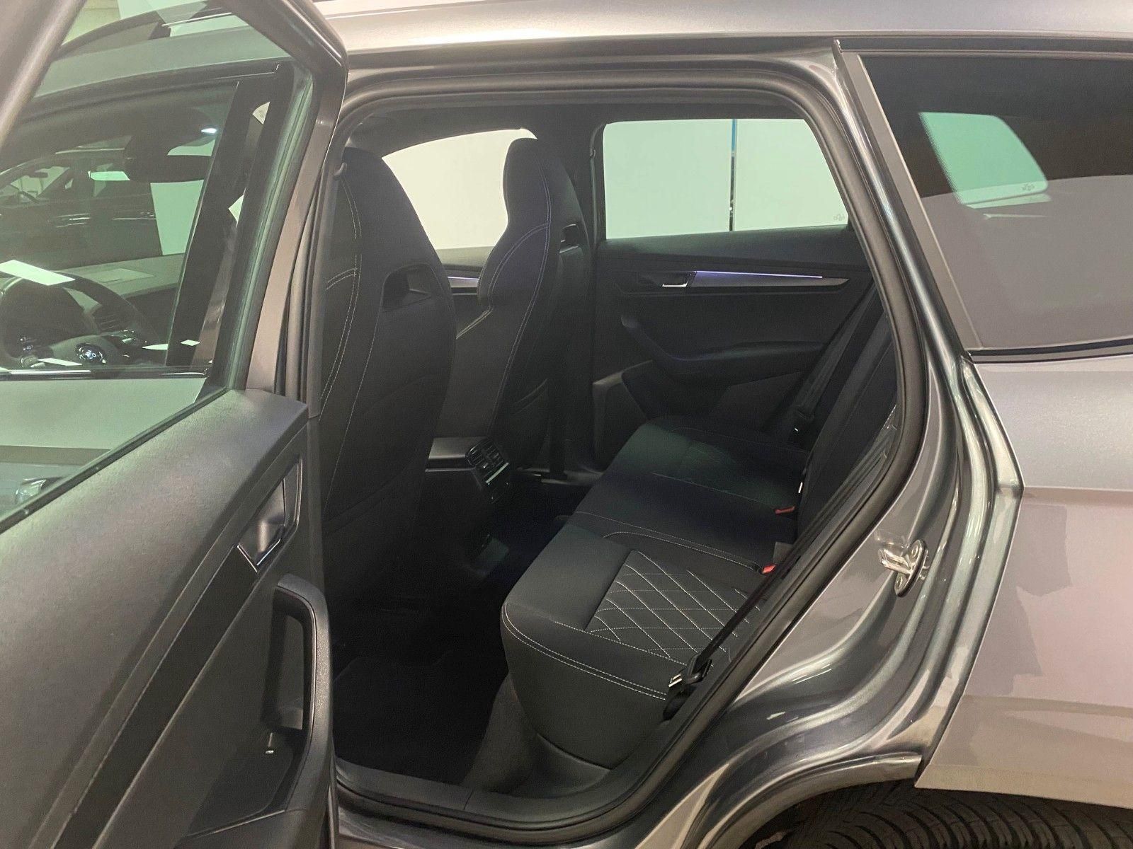 Fahrzeugabbildung SKODA Karoq 1.5 TSI DSG Sportline+NAVI+MATRIX+ACC+18"+