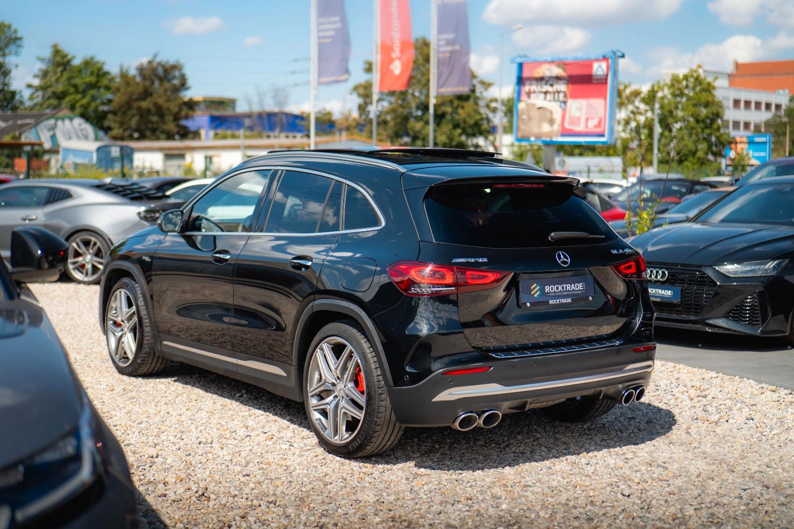 Fahrzeugabbildung Mercedes-Benz GLA 45 S AMG 4Matic | ACC | PANO | BURMESTER