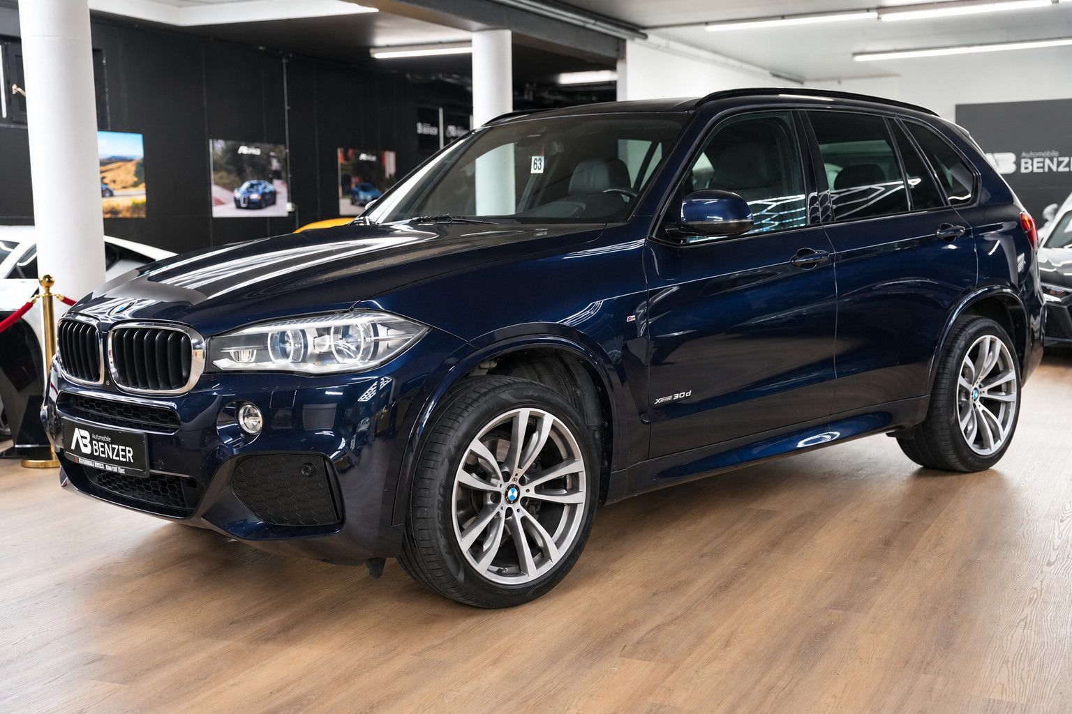 Fahrzeugabbildung BMW X5 xDrive 30d *M-Paket*HUD*Memory*Rückfahrkamera