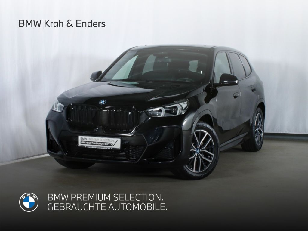 BMW iX1 xDrive 30 M Sport Pano Memory LED