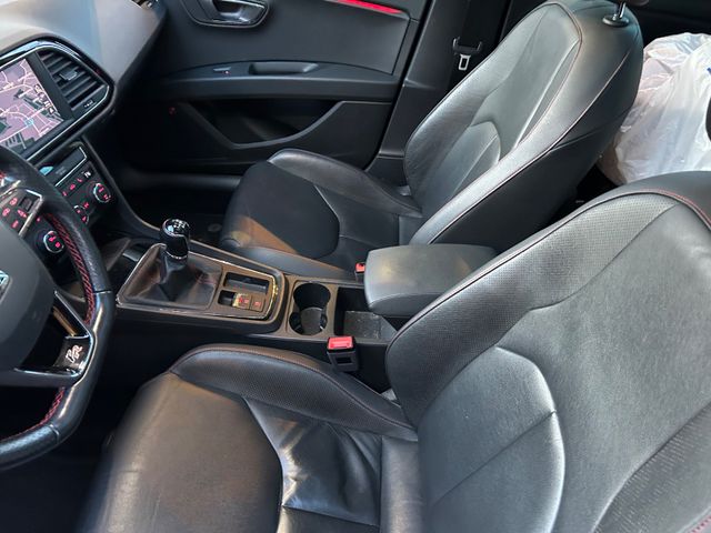 Fahrzeugabbildung Seat Leon ST FR+Leder+Navi+Panoramadach+CarPlay+BT