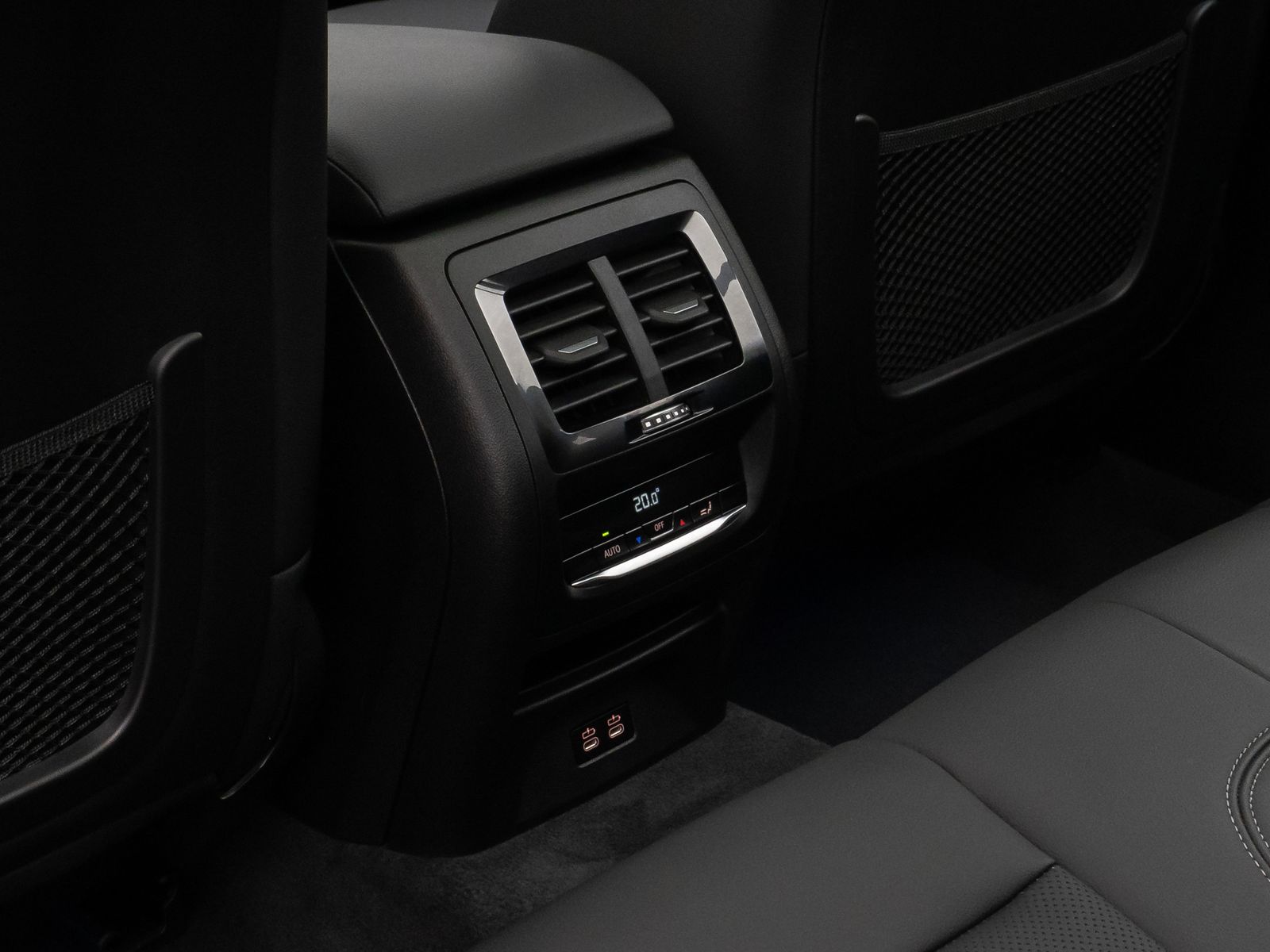 Fahrzeugabbildung BMW X3 xD20i M Sport Panorama Kamera HiFi DAB 19Zoll