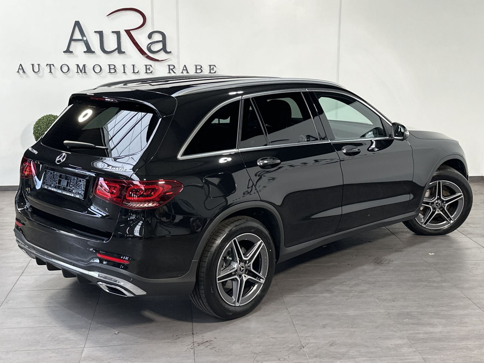 Fahrzeugabbildung Mercedes-Benz GLC 220d 4Matic AMG-Line NAV+LED+SZANDHEIZUNG+PP