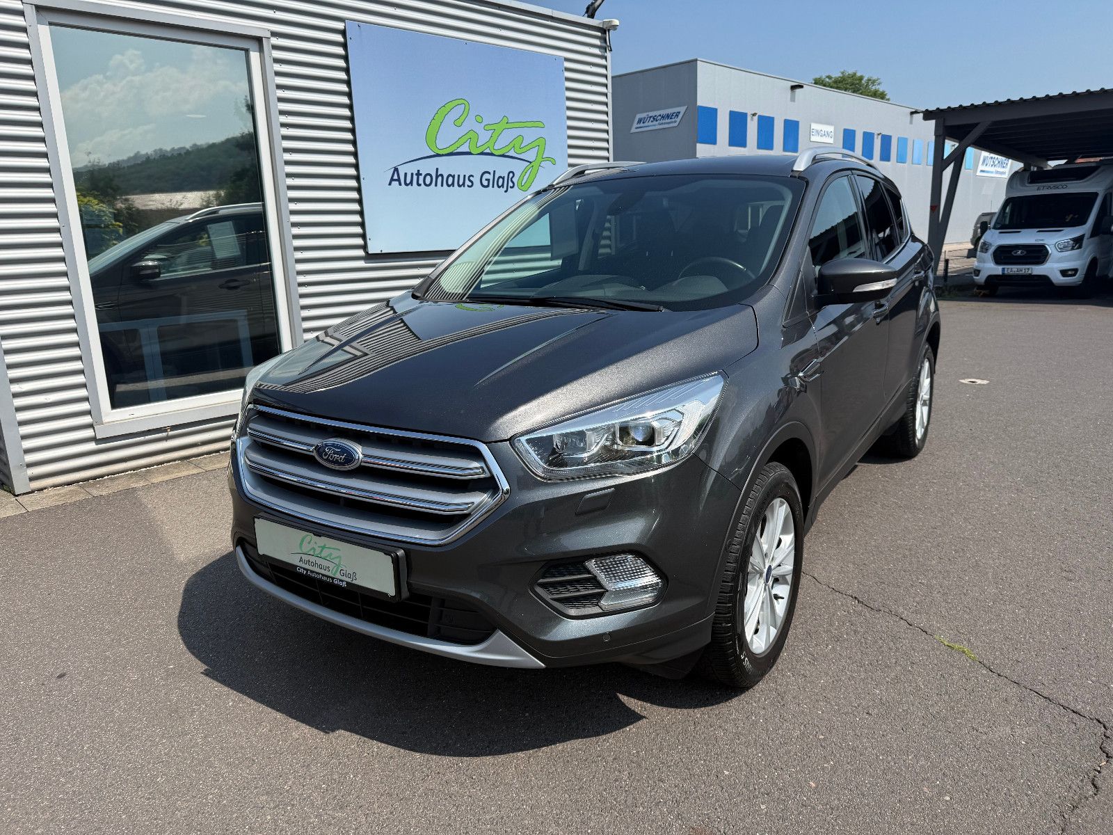Ford Kuga - 1