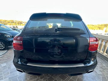 Porsche Cayenne - 6