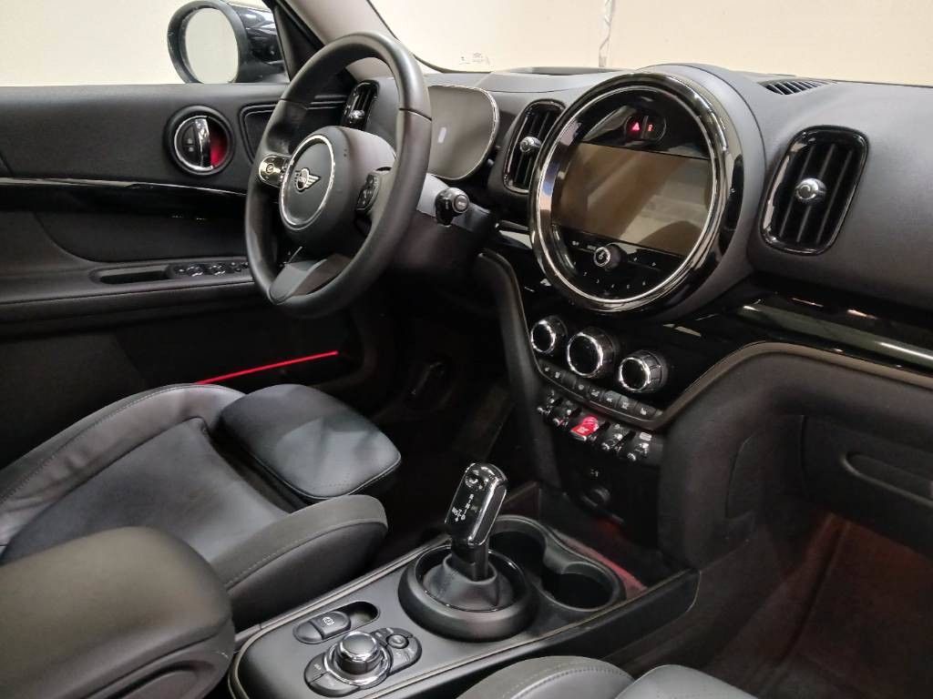 Fahrzeugabbildung MINI Countryman Cooper Classic Trim Premium Plus LED