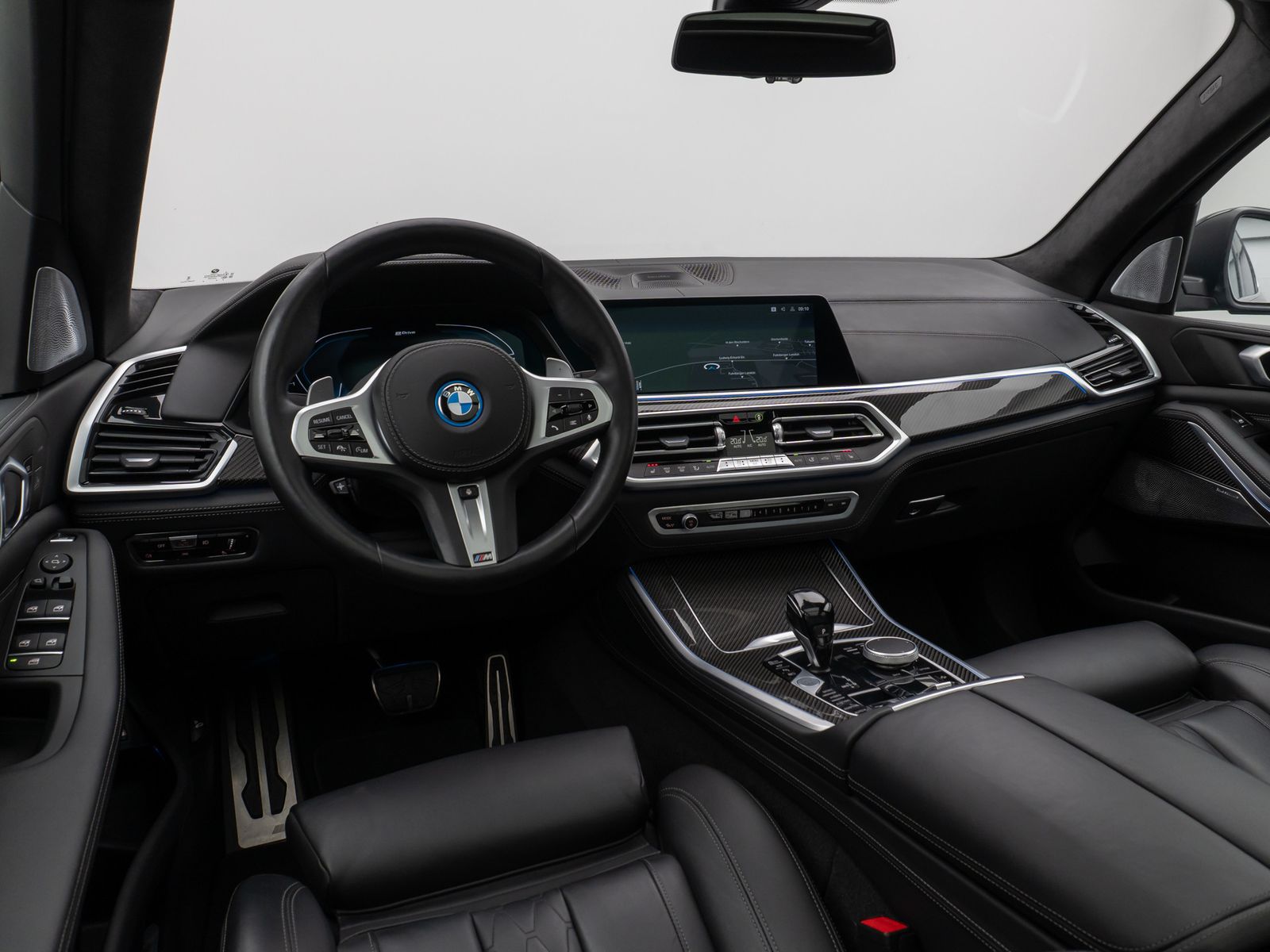 Fahrzeugabbildung BMW X5 xD45e M Sport Panorama 360°Laser HUD B&W 22"