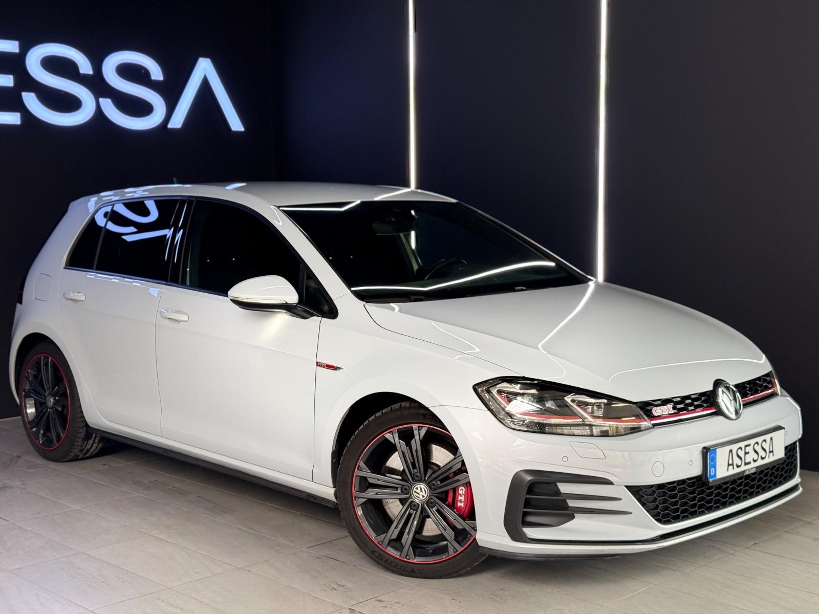 Volkswagen Golf VII Lim. GTI PERFORMANCE*BUSINESS*STHZ*PDC*