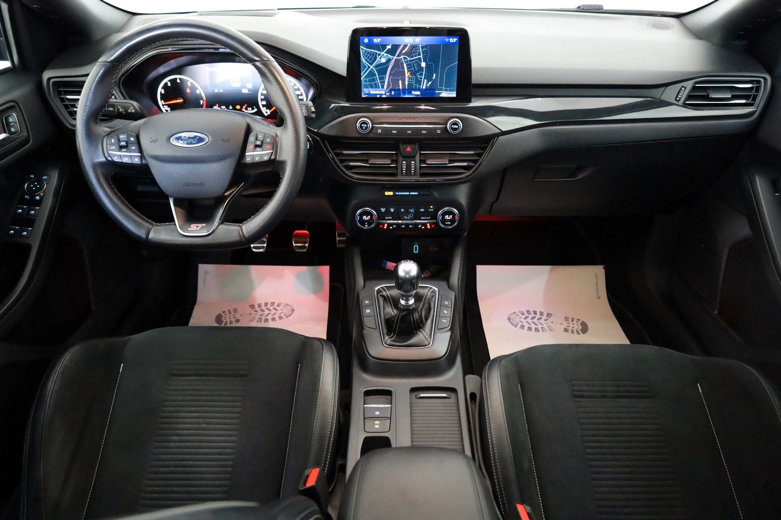 Fahrzeugabbildung Ford Focus Lim. ST Leder,Navi,LED,HeadUp,Panorama,B&O