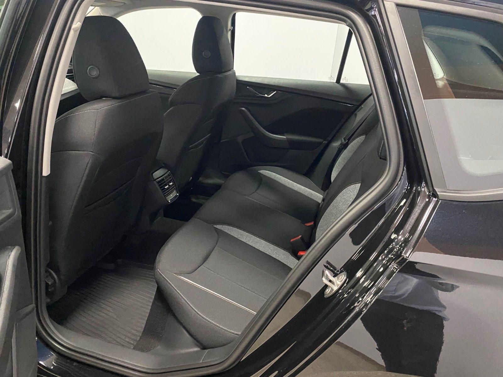 Fahrzeugabbildung SKODA Kamiq 1.0 TSI DSG Selection+KAMERA+PDC+16"Alu+BC