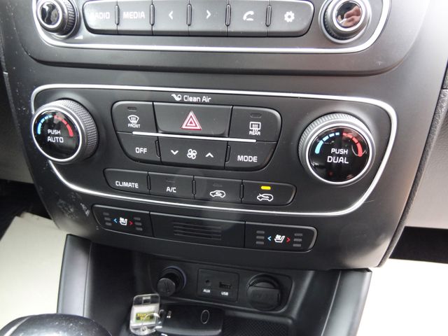 Fahrzeugabbildung Kia Sorento Spirit 4WD/Leder/Navi/Pano/AHK/Kamera/