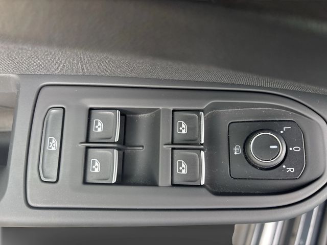 Golf VIII GTI, Business Premium, Navi, ACC, 19"
