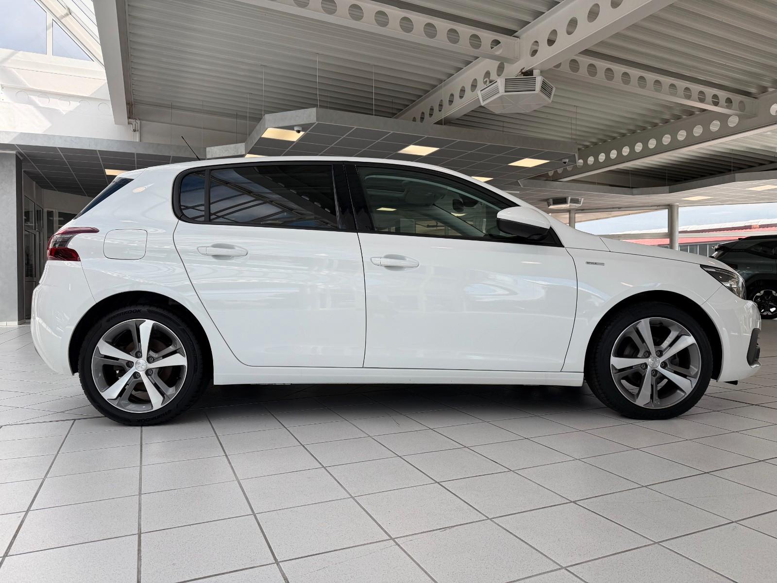Peugeot 308 Style 1.2 Kamera Panorama Sitzheizung