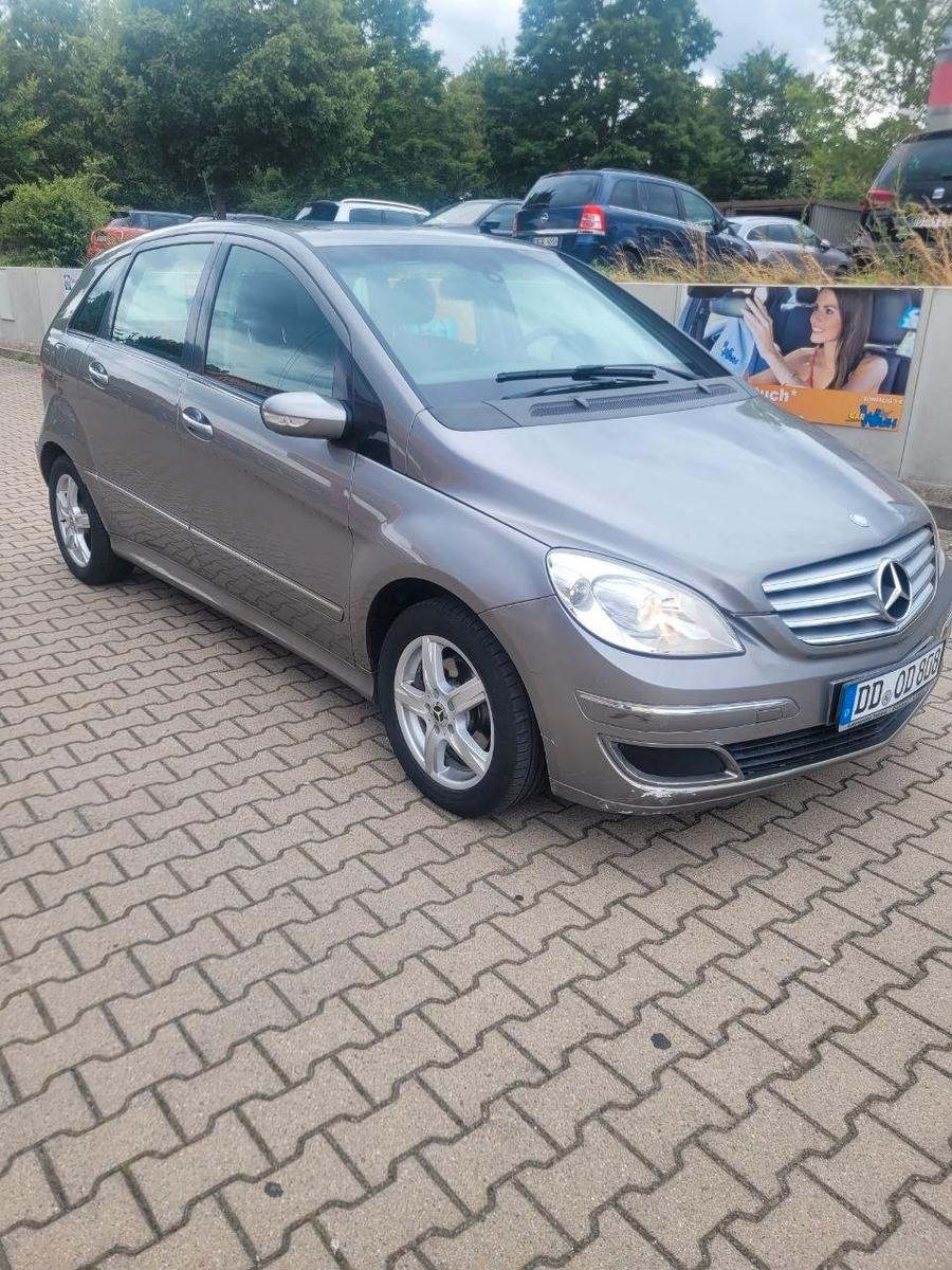 Mercedes-Benz B200 2006 — engine 2.000 cm³, 136 HP (100kW)