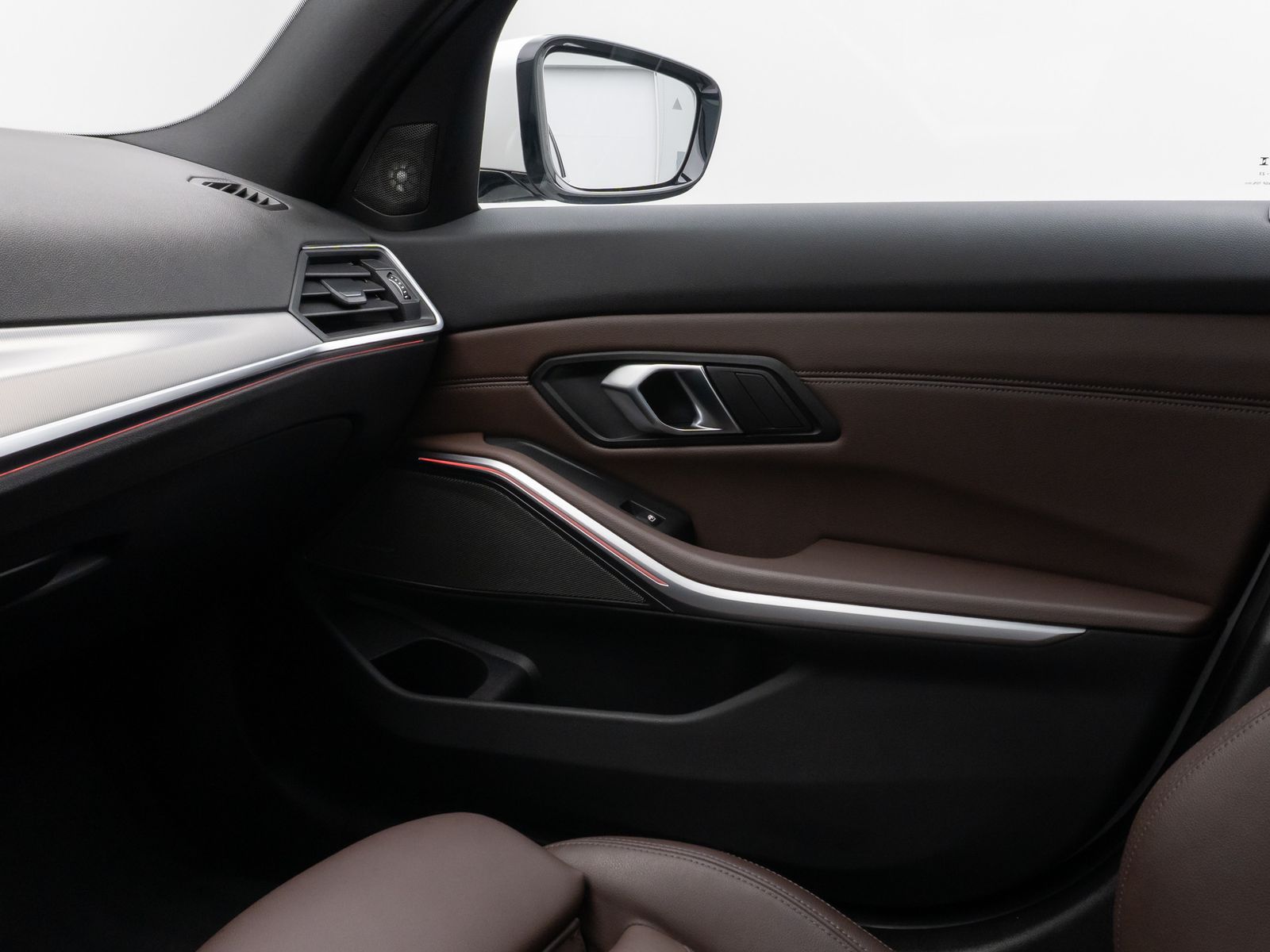 Fahrzeugabbildung BMW 320d  xD M Sport Kamera HUD DAB H/K Alarm 19Zoll