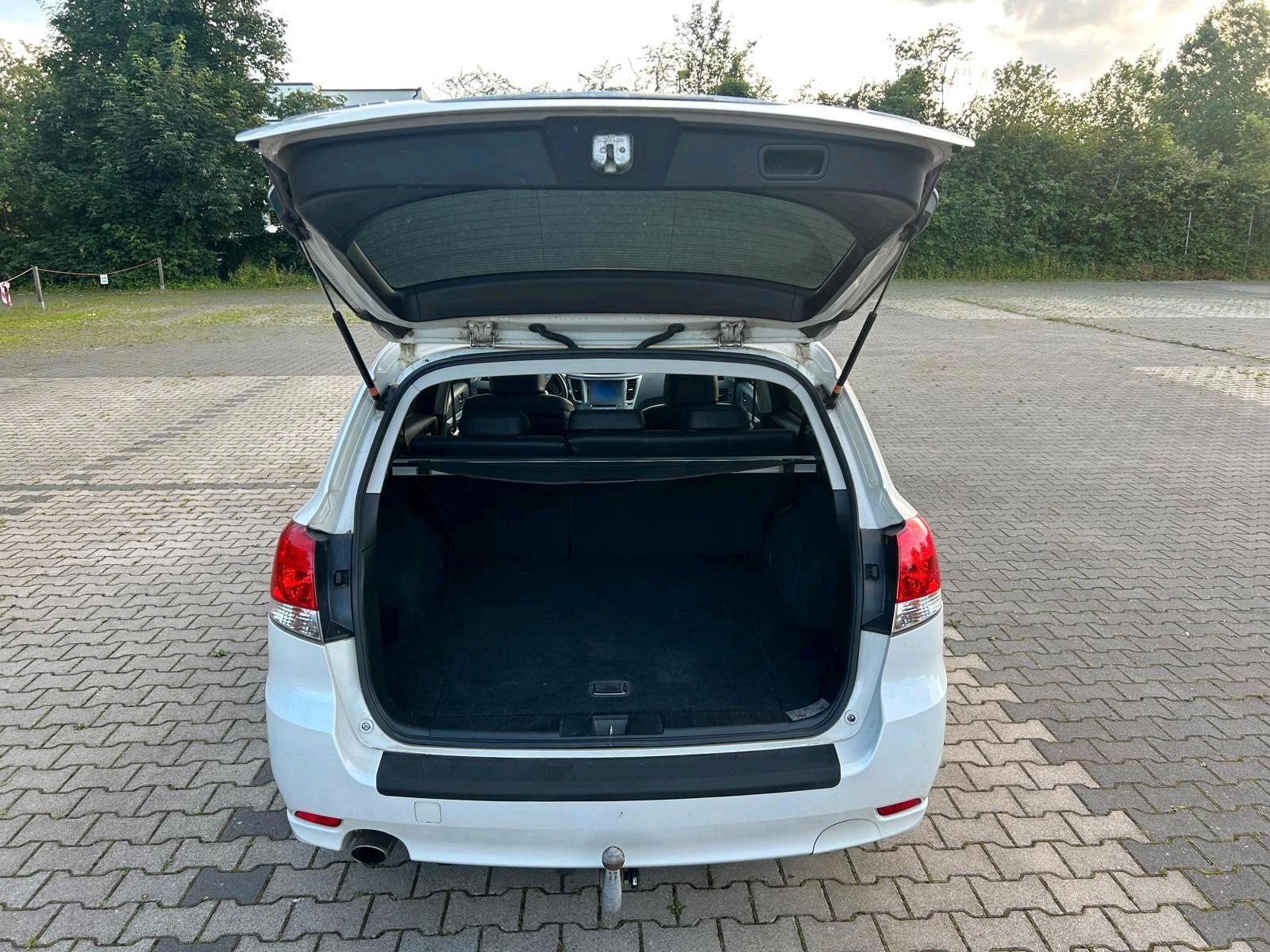 Subaru Legacy 2010 — photo 9