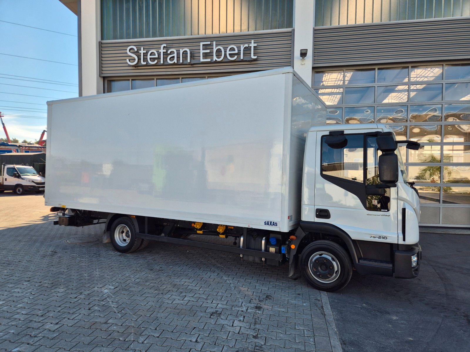 Fahrzeugabbildung Iveco Eurocargo 75-210/P LBW 1.000kg 3 Sitze Klima