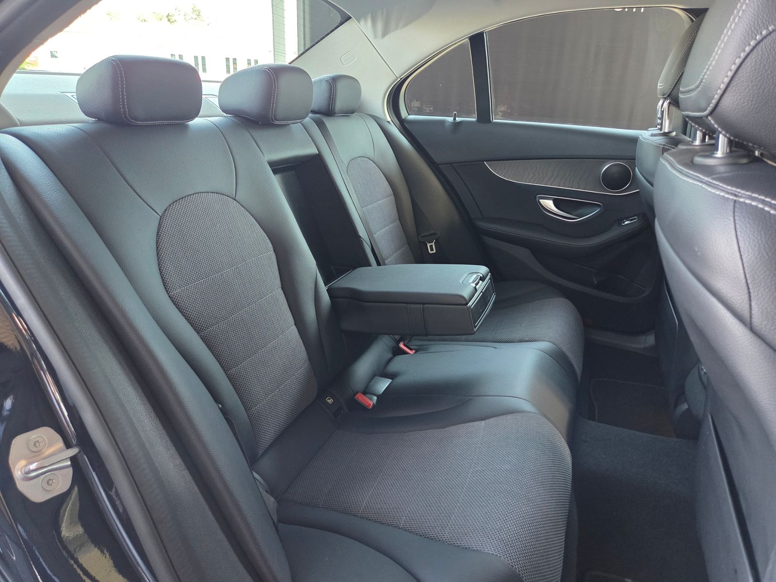 Fahrzeugabbildung Mercedes-Benz C 200 Avantgarde AHK MEMORY LED NAVI