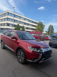 Mitsubishi Outlander - 3
