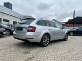 Skoda Octavia Combi 2.0 TDI Premium Edition *LED AHK* - Skoda Octavia: Edition