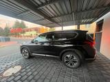 Hyundai SANTA FE 2.2 CRDi Premium 4WD 8AT Premium - Hyundai SANTA FE von privat