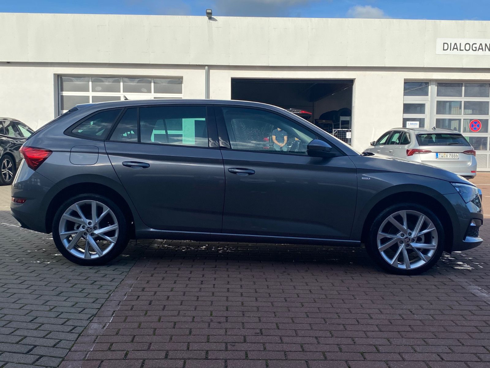 Fahrzeugabbildung SKODA Scala 1.0l TSI TOUR LED*AHK*5 JahreGarantie*GRA