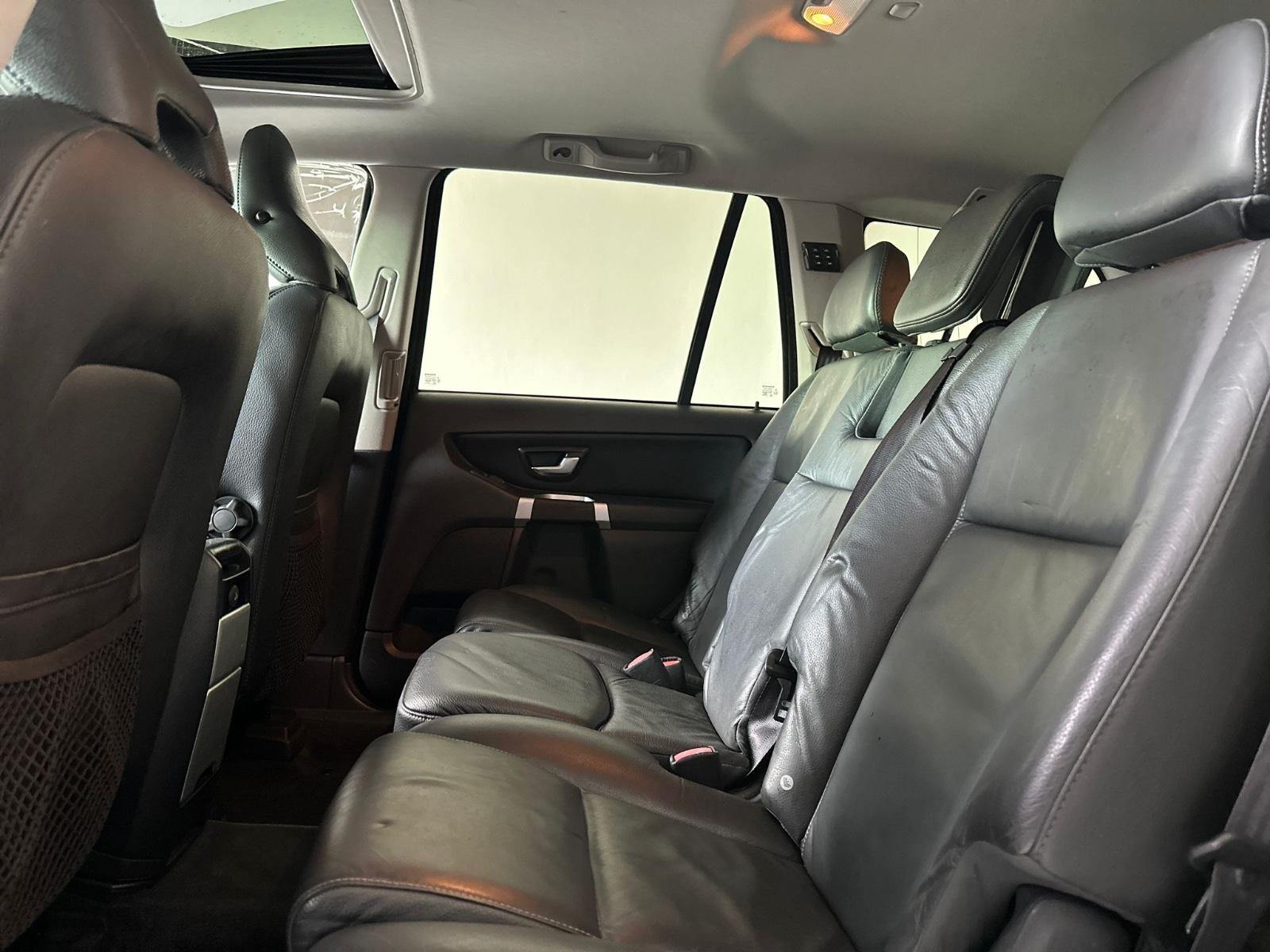 VOLVO XC90 2.4 D5 200 ch MOMENTUM GEARTRONIC 7 PLACES 4X4 - 1ère MAIN - ATTELAGE - TOIT - 194000 km