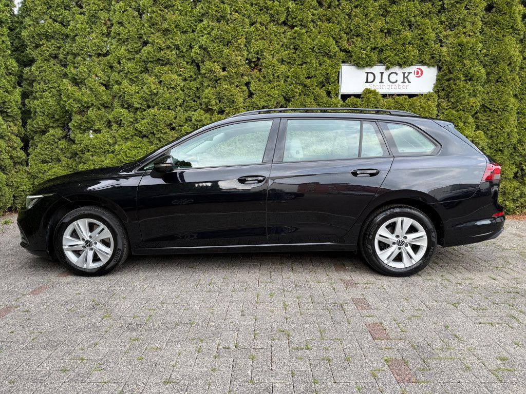 Fahrzeugabbildung Volkswagen Golf 2.0 TDI Life LED+NAVI+SHZ+AMBI+ACC+CARPLAY