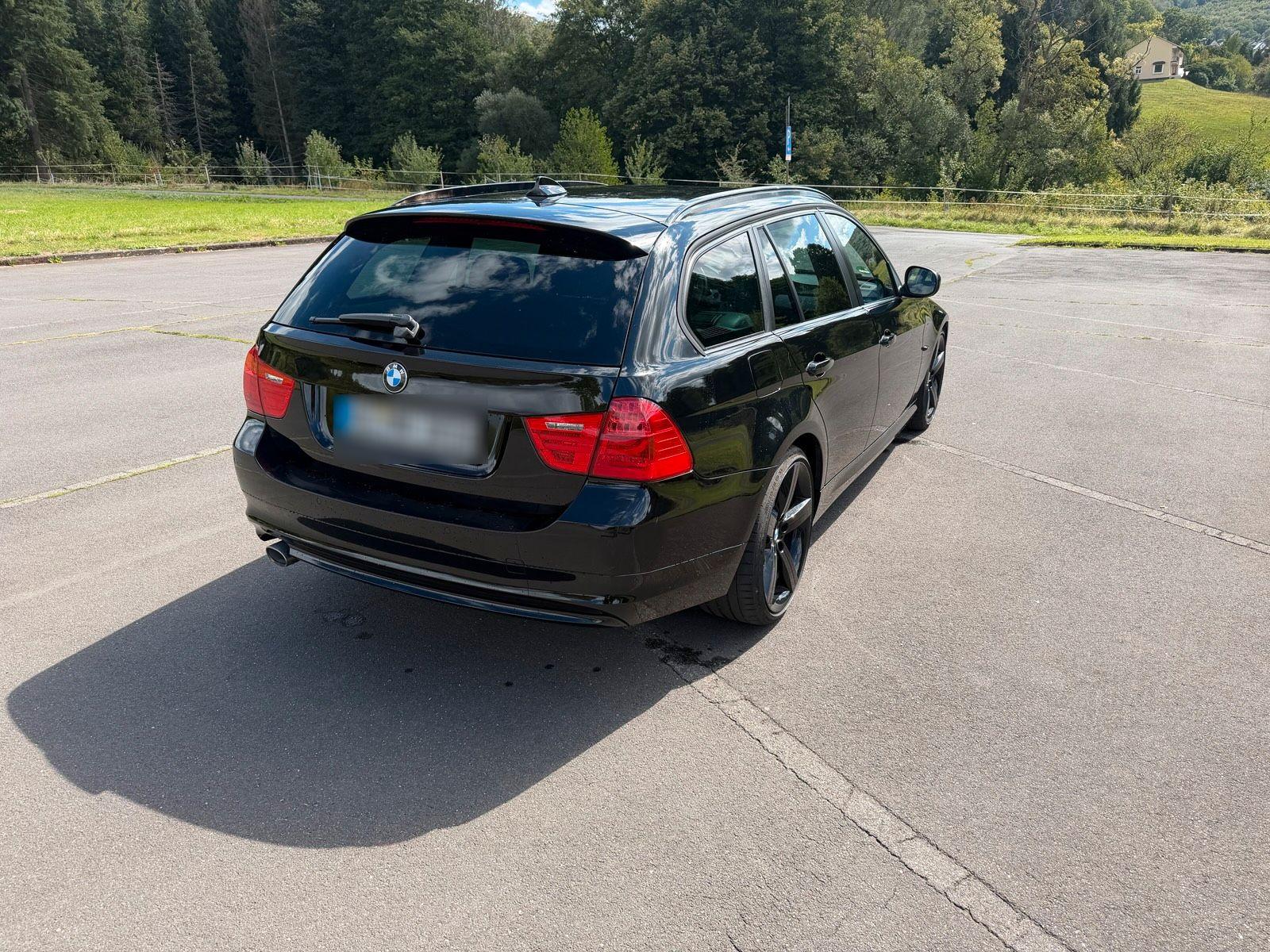 BMW 320 2012 — engine 163 HP (120kW)