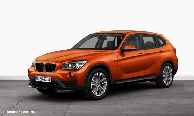 BMW X1 sDrive20i Xenon Pano.Dach Tempomat AHK schw.