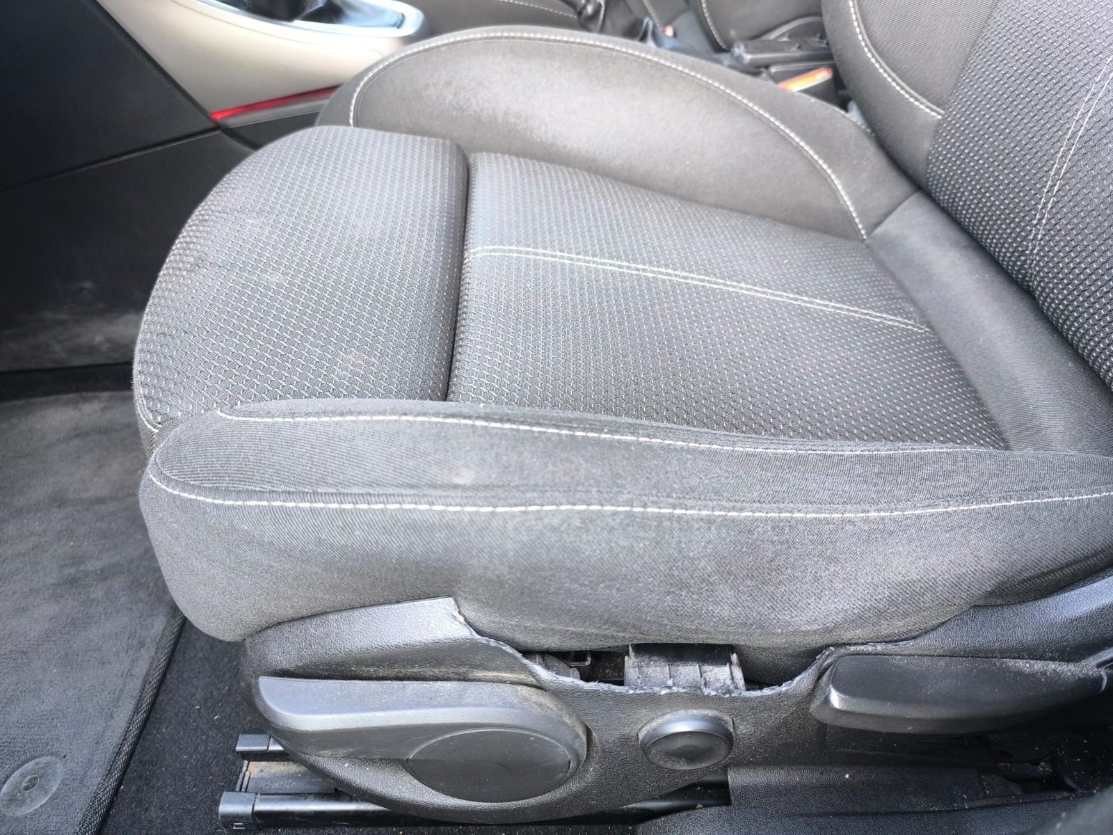 Opel Astra 2011 — photo 5
