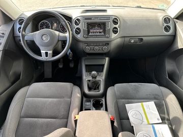 Volkswagen Tiguan - 12
