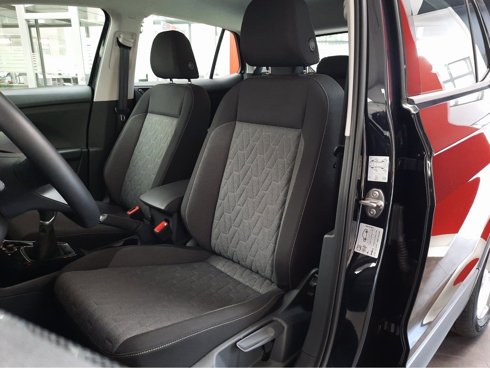 Fahrzeugabbildung Volkswagen T-Cross TSI Life *Navi*Cam*LED*PDC*Sitzhzg*AppC*
