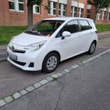 Toyota Verso S Top Zustand! - Toyota Verso-S aus 2013
