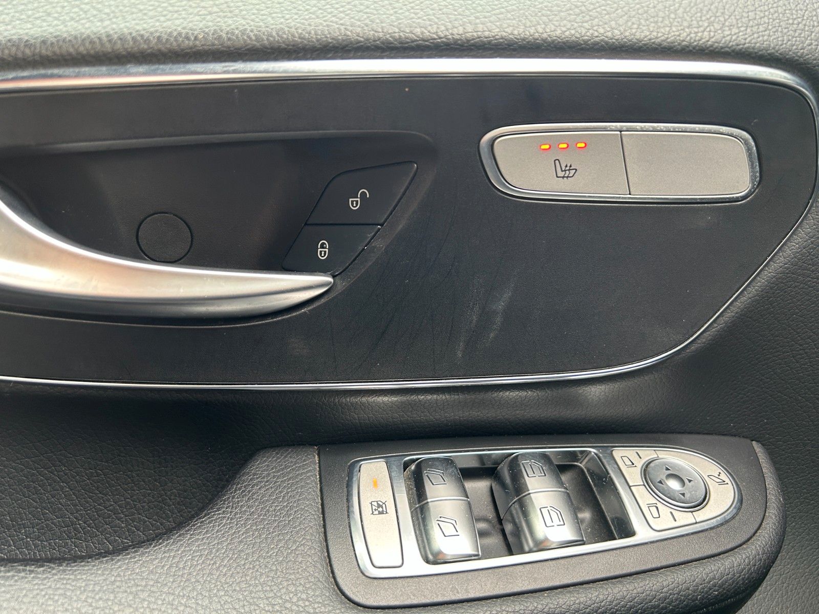 Fahrzeugabbildung Mercedes-Benz V 250 d EDITION AMG elektr Türen DISTRONIC