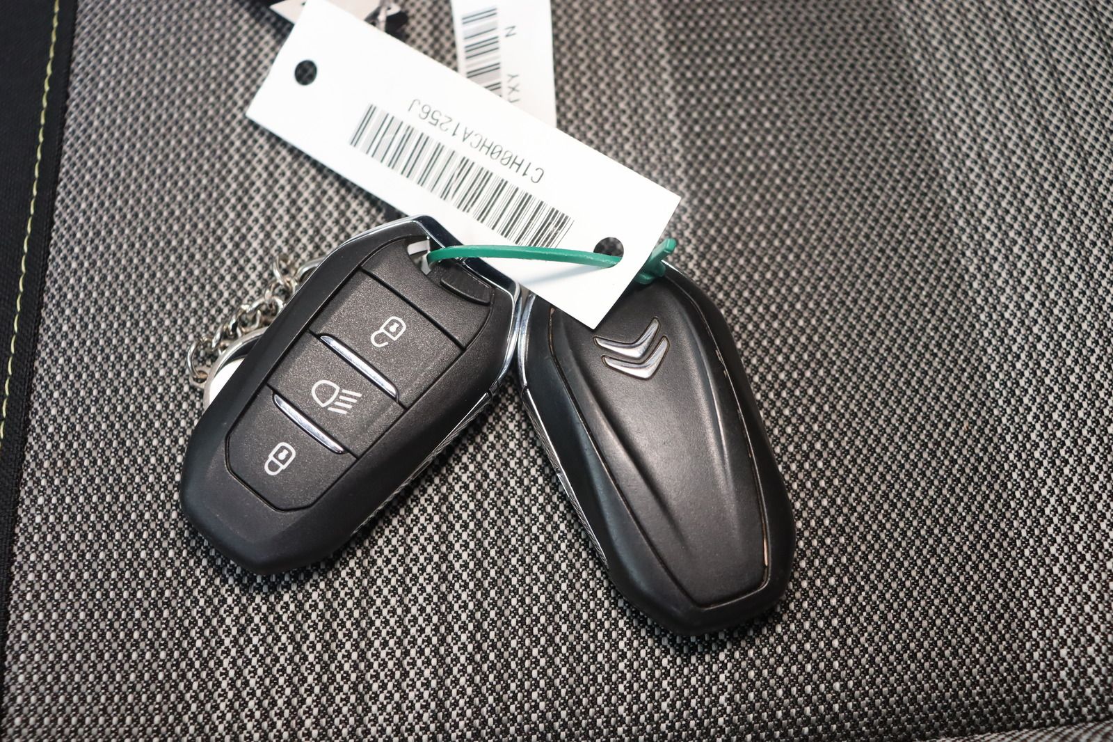 Fahrzeugabbildung Citroën C3 * LED * Navi * Keyless * 8-fach