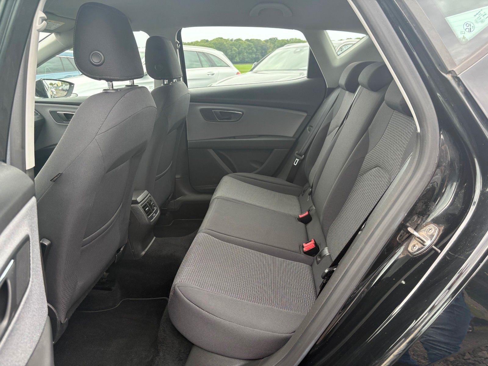 Fahrzeugabbildung SEAT Leon Style 1.4 TSI Klima SHZ Tempomat SPORTLENKR